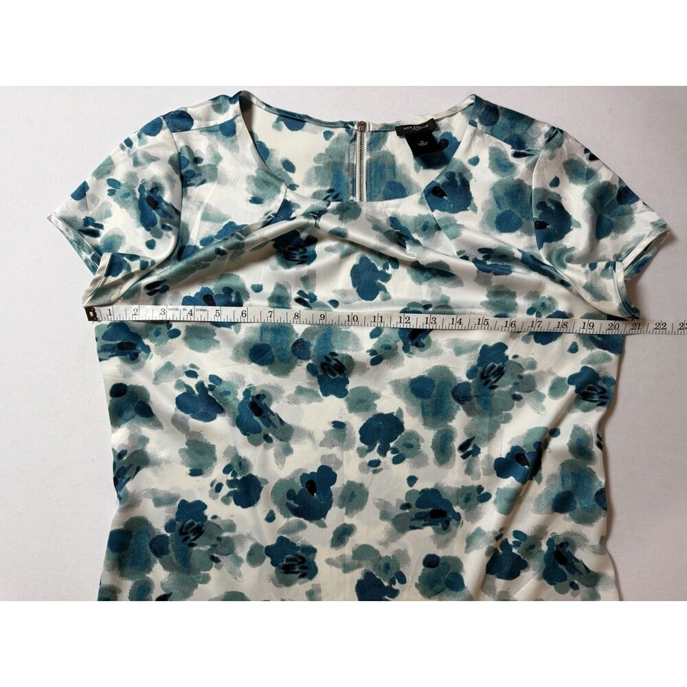 Ann Taylor Blouse Blue Floral Size Medium Satin/Silky Feel Dressy Top Workwear - Picture 6 of 7